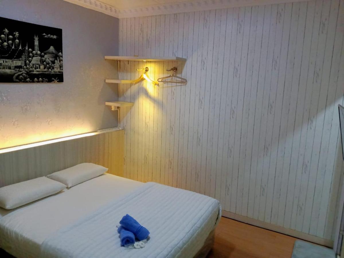 Готель Sleeprest @ Golden Prima Batam Екстер'єр фото